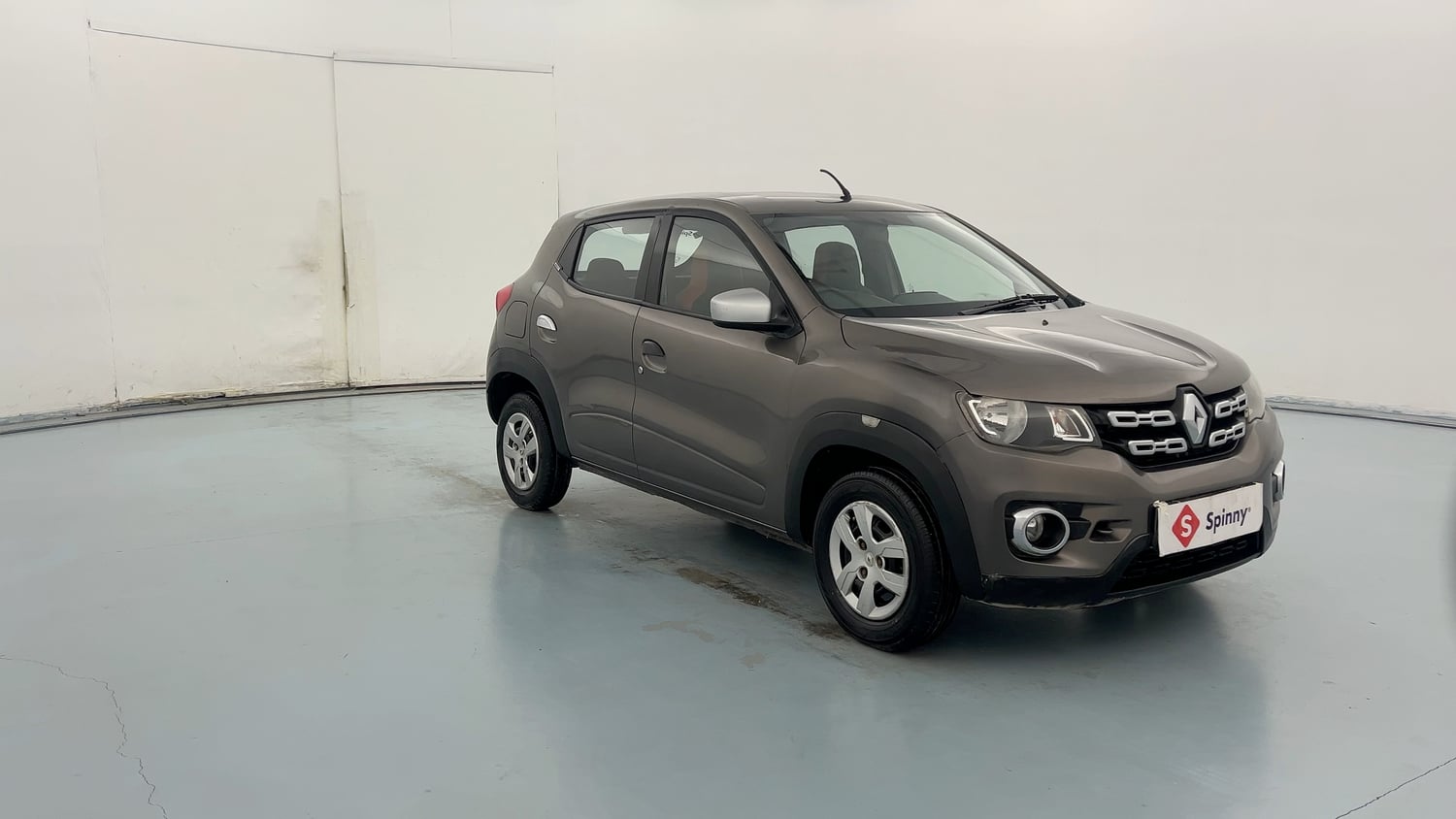 Used 2017 Renault Kwid 1.0 RXT AMT Petrol Automatic exterior RIGHT FRONT CORNER VIEW