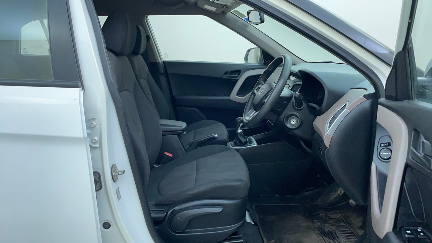 Used 2018 Hyundai Creta E Plus 1.6 Petrol Petrol Manual interior RIGHT SIDE FRONT DOOR CABIN VIEW