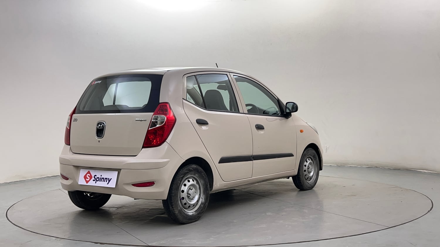 Used 2014 Hyundai i10 Magna 1.1 iRDE2 Petrol Manual exterior RIGHT REAR CORNER VIEW
