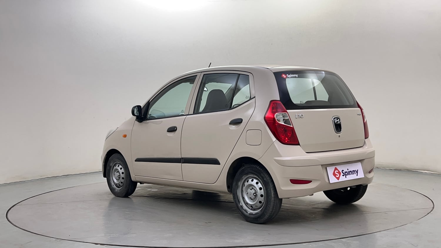 Used 2014 Hyundai i10 Magna 1.1 iRDE2 Petrol Manual exterior LEFT REAR CORNER VIEW