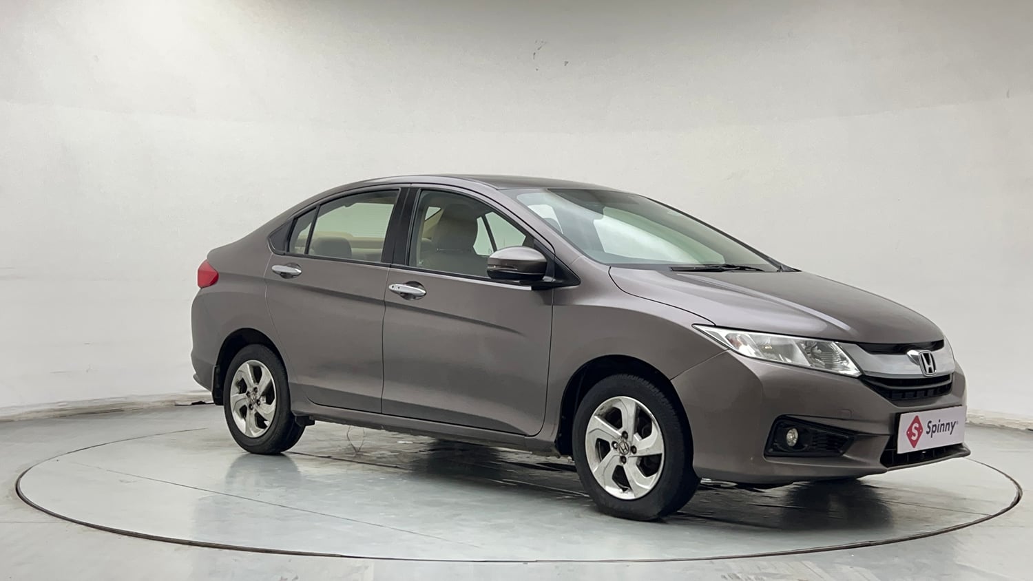 Used 2015 Honda City VX CVT Petrol Automatic exterior RIGHT FRONT CORNER VIEW