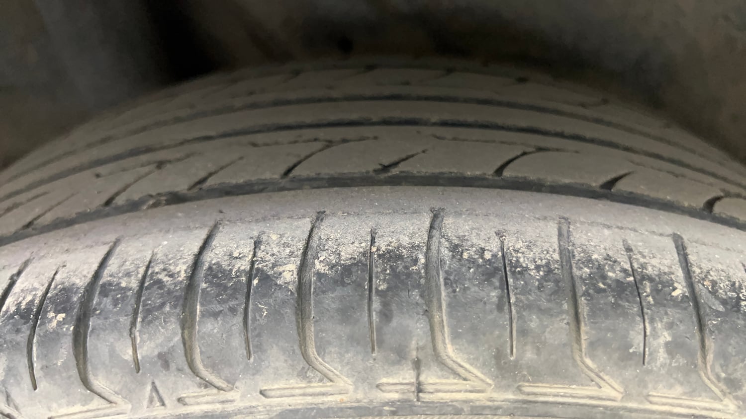 Used 2019 Hyundai Venue SX Plus 1.0 Turbo DCT Dual Tone Petrol Automatic tyres RIGHT REAR TYRE TREAD VIEW