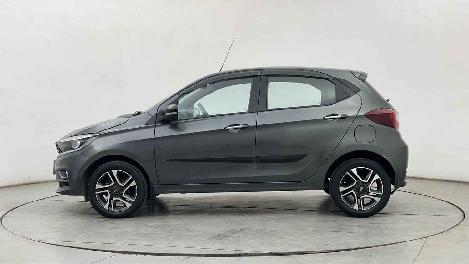 Used 2022 Tata Tiago XZA Plus Petrol Automatic exterior LEFT SIDE VIEW