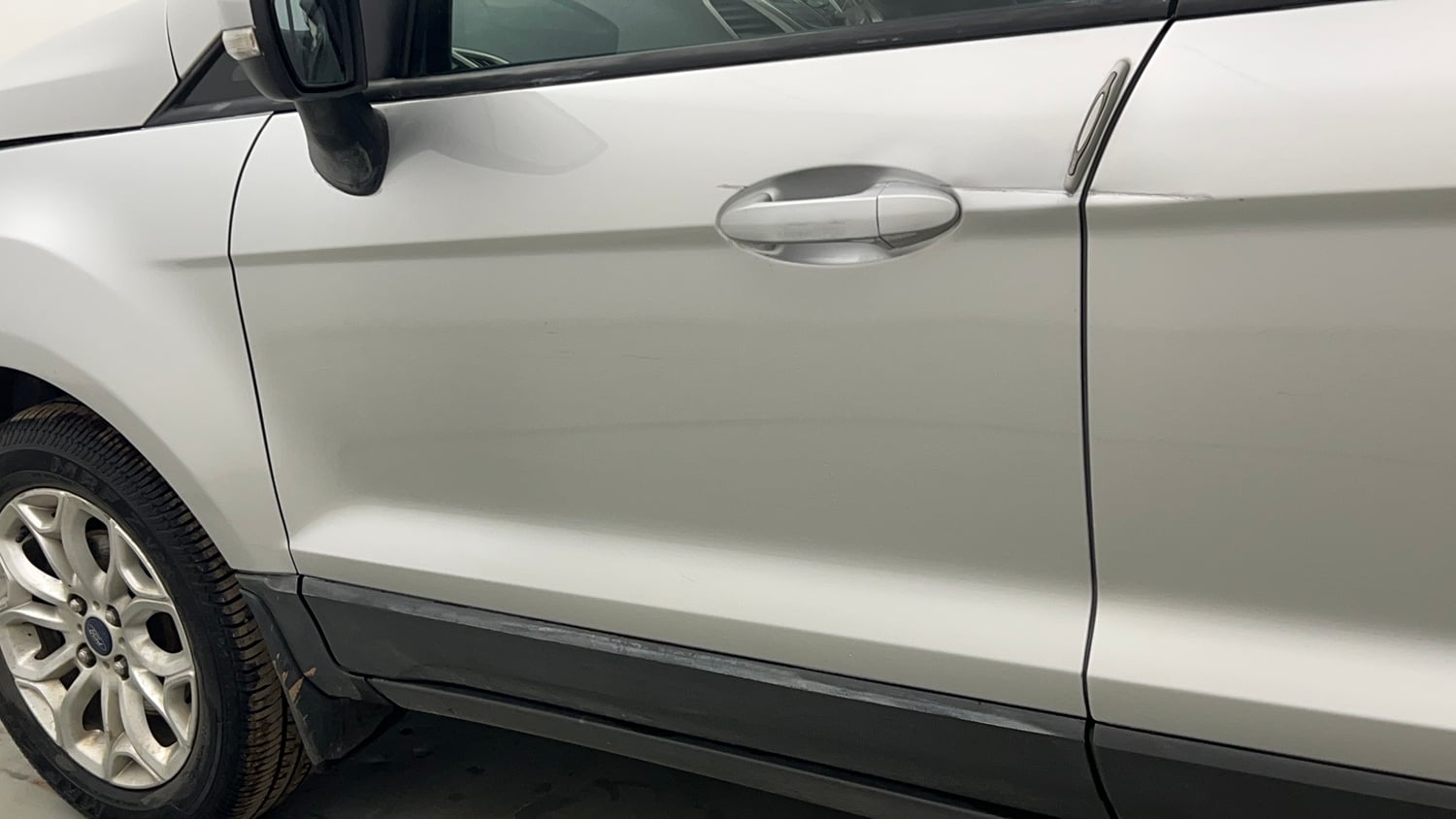 Used 2015 Ford EcoSport Titanium 1.5 Ti-VCT Petrol Manual dents MINOR SCRATCH