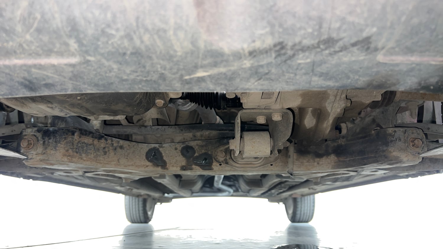 Used 2015 Hyundai Elite i20 Asta 1.2 Petrol Manual extra FRONT LEFT UNDERBODY VIEW