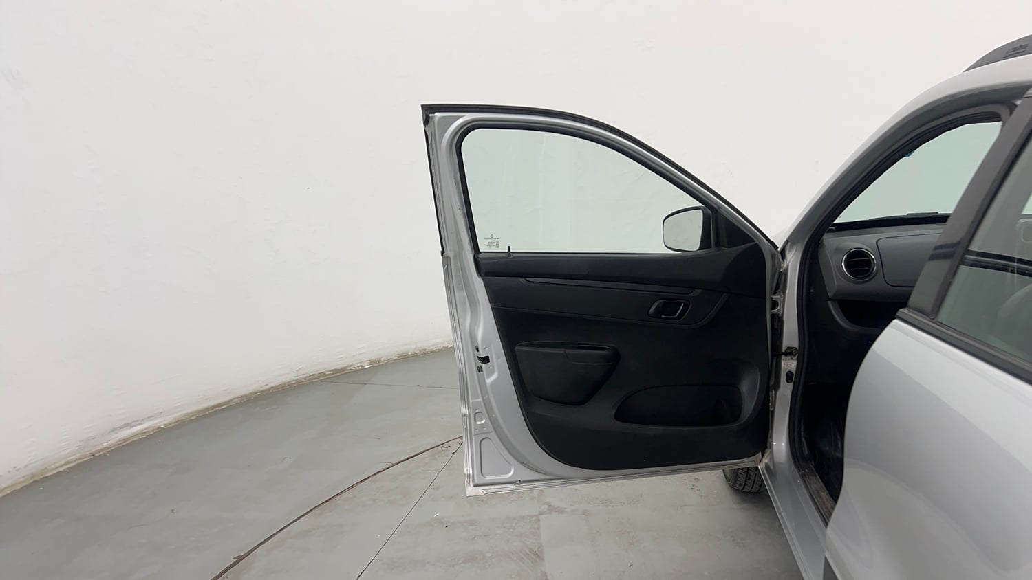 Used 2018 Renault Kwid RXT Petrol Manual interior LEFT FRONT DOOR OPEN VIEW