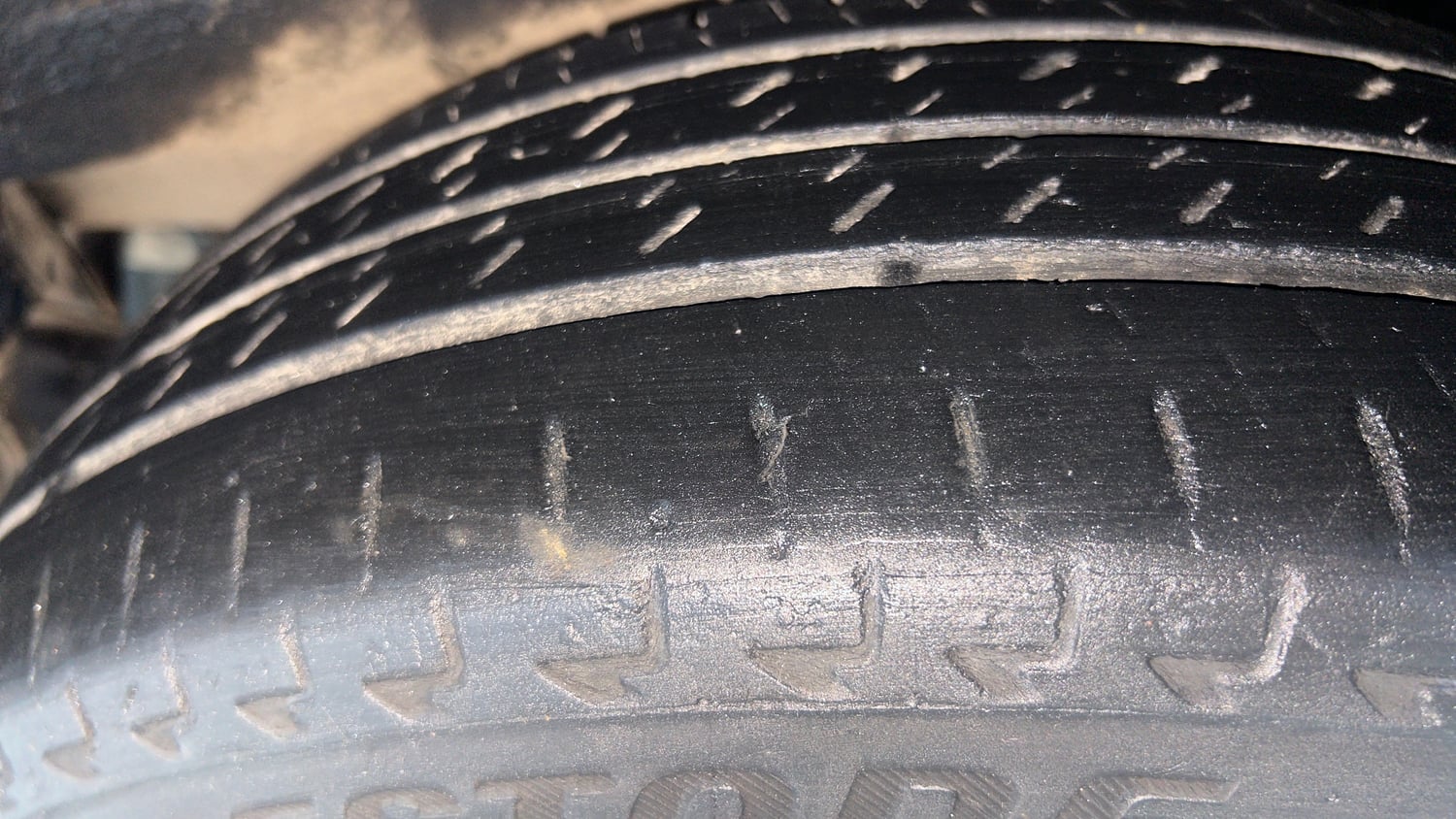 Used 2019 Maruti Suzuki Ignis Zeta 1.2 MT Petrol Manual tyres LEFT REAR TYRE TREAD VIEW