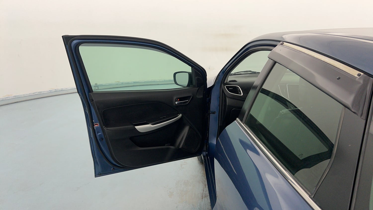 Used 2018 Maruti Suzuki Baleno Alpha 1.2 AT Petrol Automatic interior LEFT FRONT DOOR OPEN VIEW