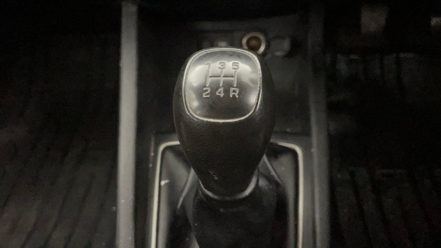 Used 2017 Hyundai Elite i20 Sportz 1.2 Petrol Manual interior GEAR  KNOB VIEW