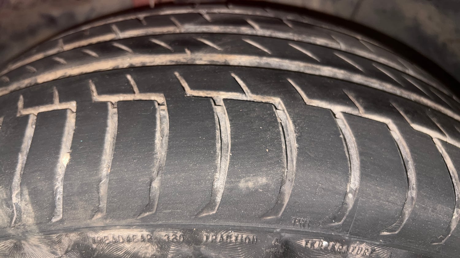 Used 2022 Jeep Compass Model S (O) Diesel 4x4 AT Diesel Automatic tyres LEFT FRONT TYRE TREAD VIEW