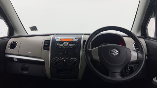 Used 2015 Maruti Suzuki Wagon R VXI Petrol Manual interior DASHBOARD VIEW