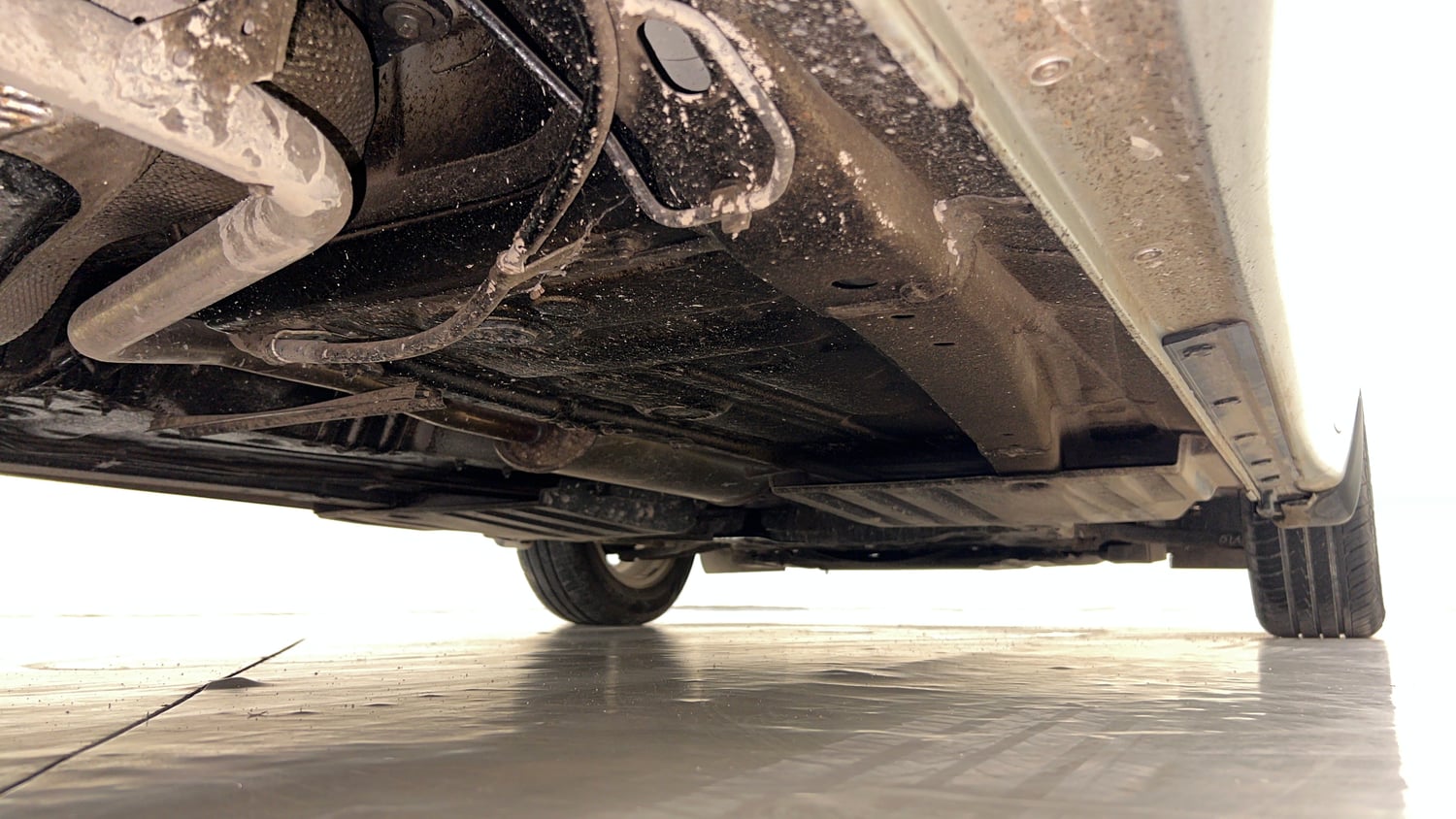 Used 2024 Maruti Suzuki Swift ZXi AMT Petrol Automatic extra REAR RIGHT UNDERBODY VIEW
