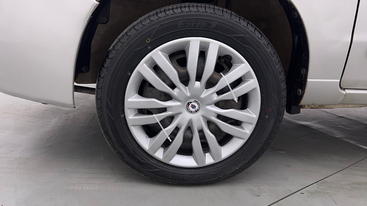 Used 2014 Maruti Suzuki Alto K10 VXi Petrol Manual tyres LEFT FRONT TYRE RIM VIEW