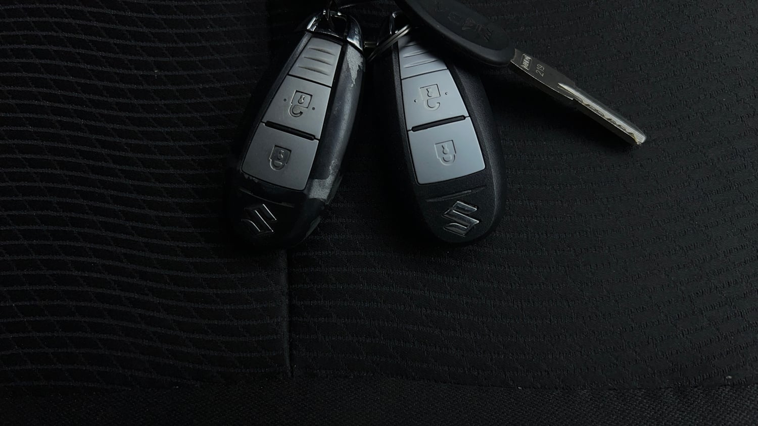 Used 2015 Maruti Suzuki Swift ZXi Petrol Manual extra CAR KEY VIEW