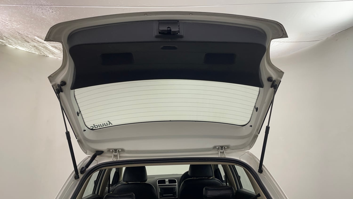 Used 2016 Volkswagen Polo Highline1.2L (P) Petrol Manual interior DICKY DOOR OPEN VIEW