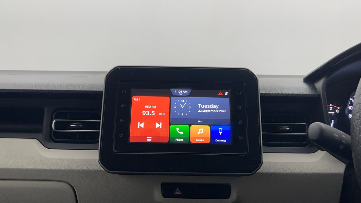 Used 2024 Maruti Suzuki Ignis Zeta 1.2 AMT Petrol Automatic top_features Touch screen infotainment system