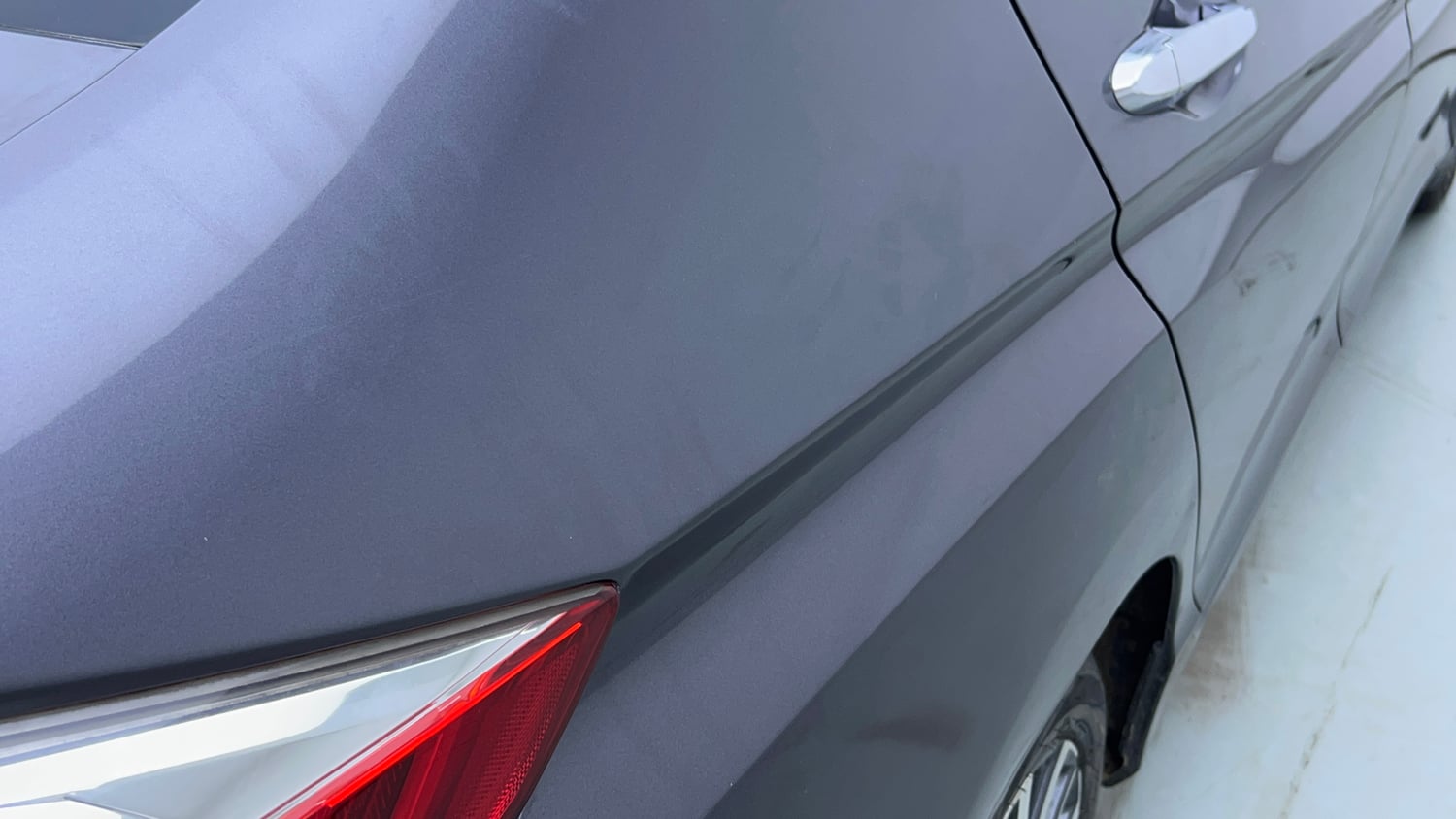 Used 2018 Honda City ZX CVT Petrol Petrol Automatic dents MINOR DENT