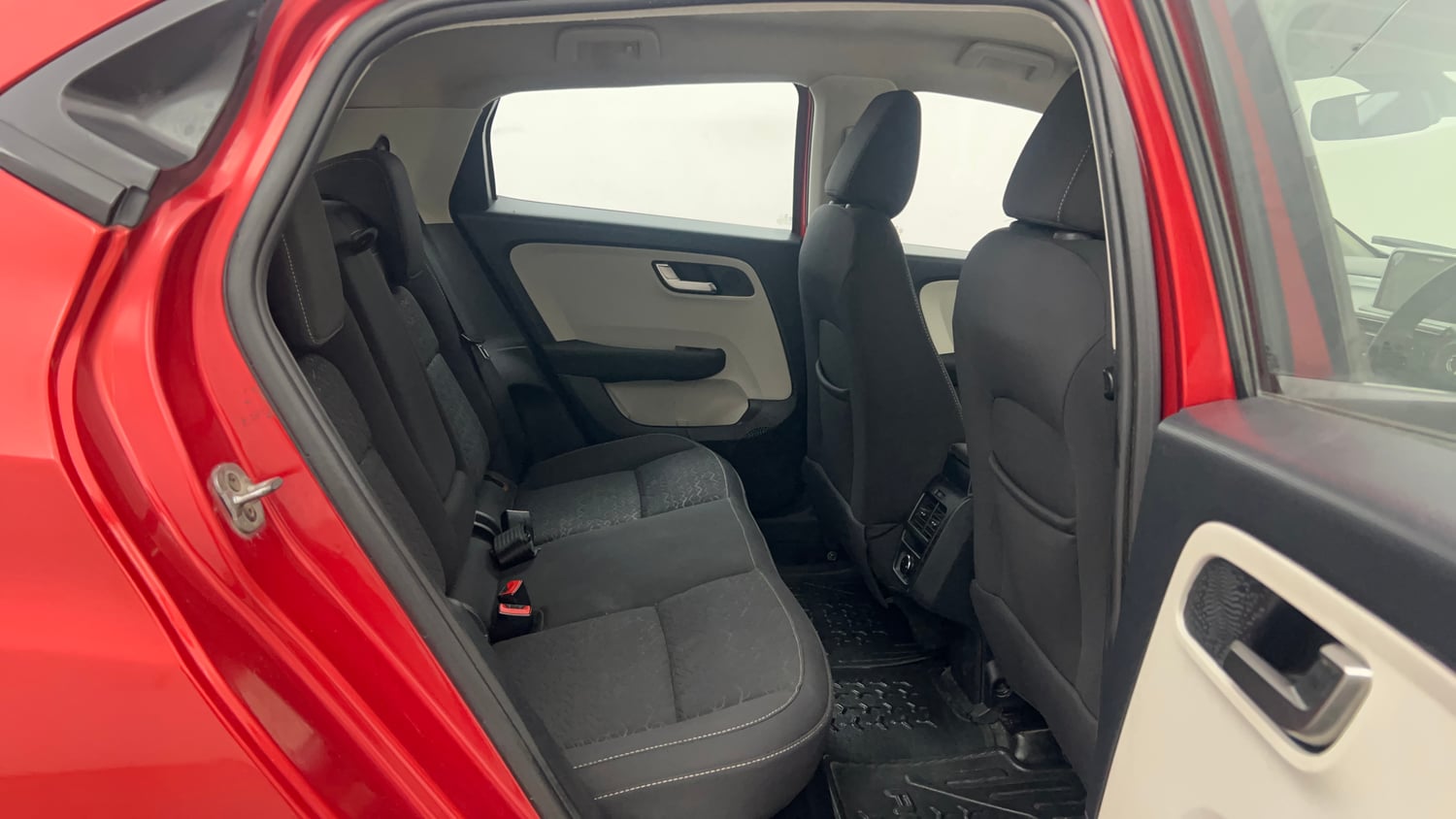 Used 2022 Tata Altroz XZ Diesel Diesel Manual interior RIGHT SIDE REAR DOOR CABIN VIEW