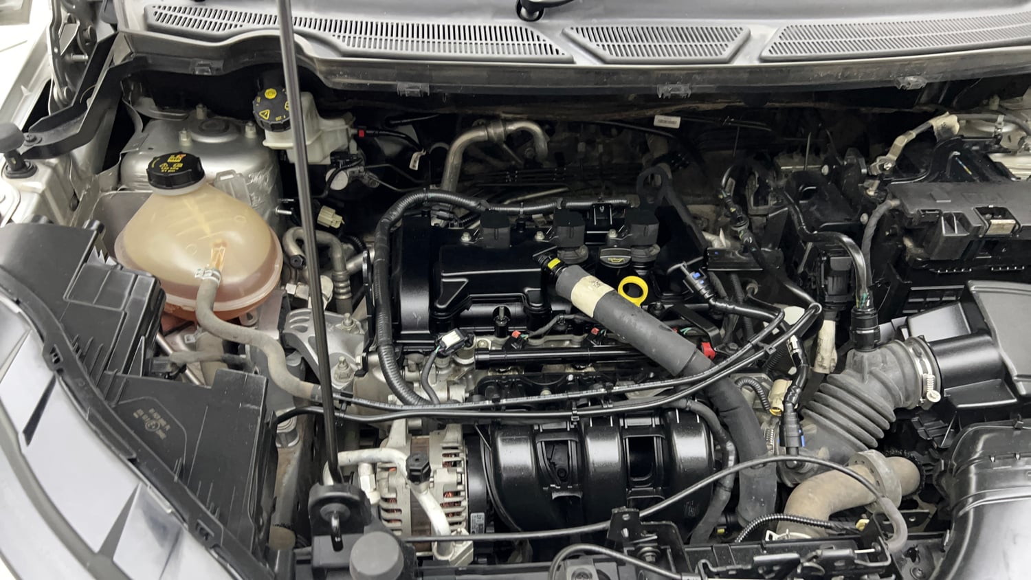 Used 2020 Ford EcoSport Titanium 1.5L Ti-VCT Petrol Manual engine ENGINE RIGHT SIDE VIEW