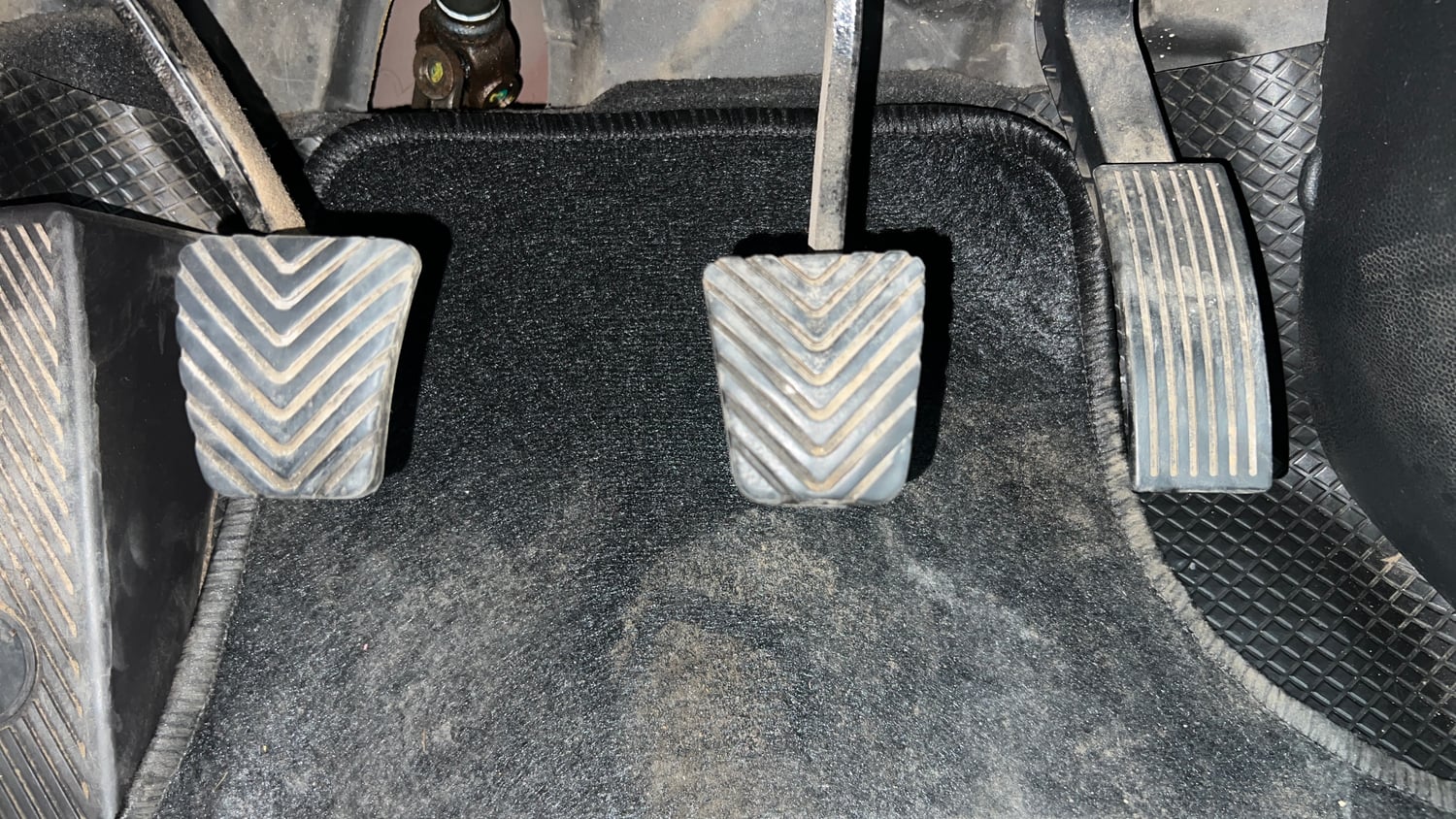Used 2015 Hyundai Elite i20 Asta 1.2 Petrol Manual interior PEDALS VIEW