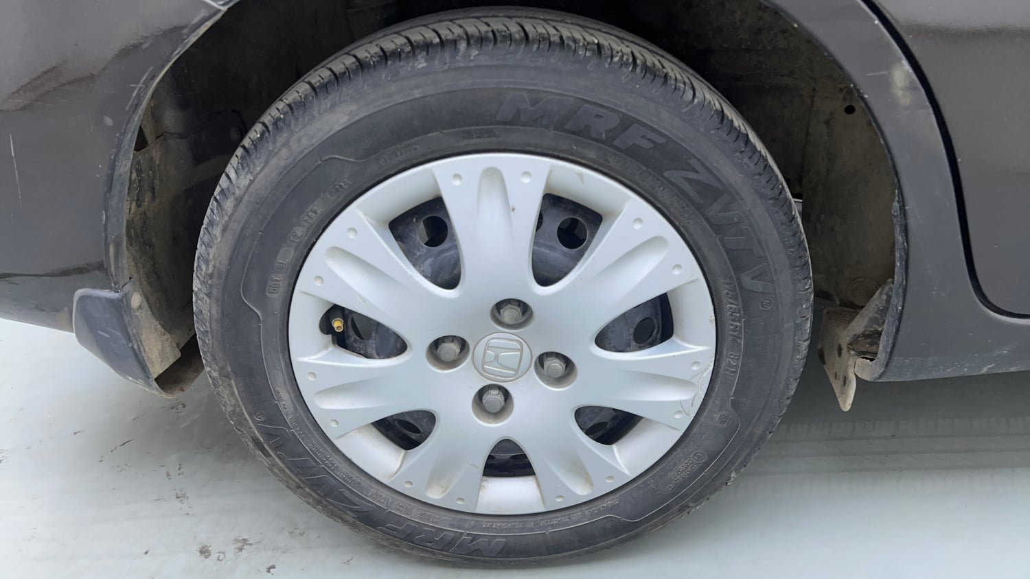 Used 2017 Honda Amaze 1.2 S i-VTEC Petrol Manual tyres RIGHT REAR TYRE RIM VIEW
