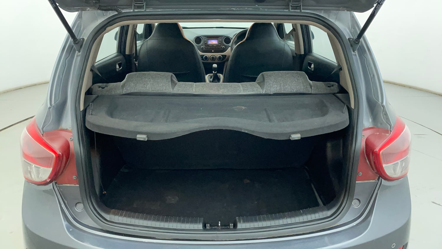 Used 2015 Hyundai Grand i10 Sportz 1.2 Kappa VTVT Petrol Manual interior DICKY INSIDE VIEW