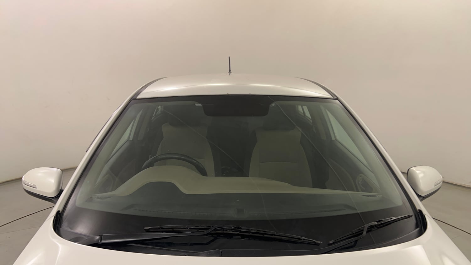 Used 2016 Hyundai Elite i20 Asta 1.2 (O) Petrol Manual exterior FRONT WINDSHIELD VIEW