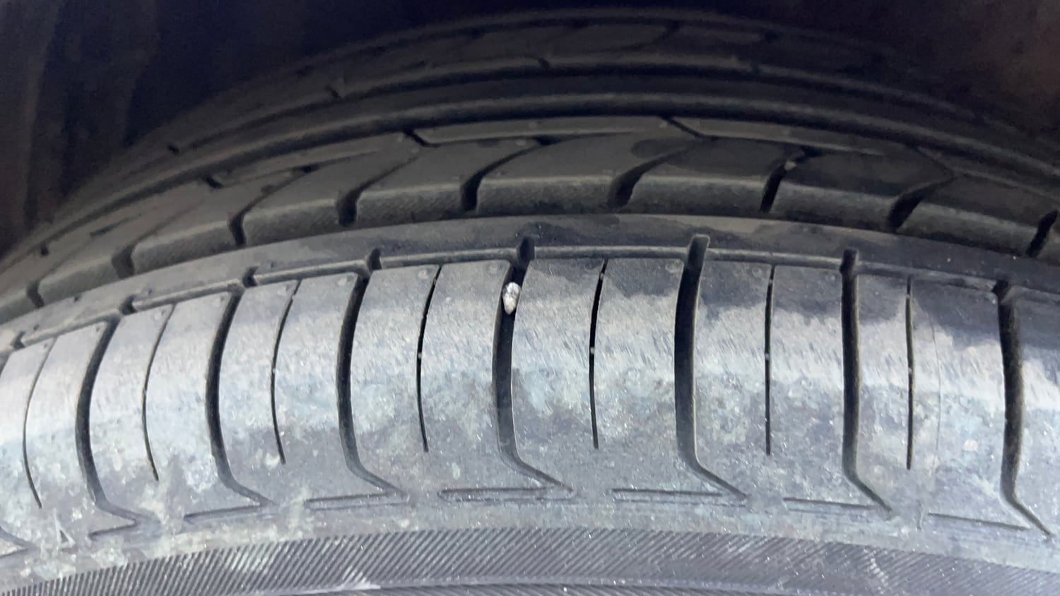 Used 2024 Hyundai Verna SX (O) 1.5 Petrol IVT Petrol Automatic tyres LEFT FRONT TYRE TREAD VIEW