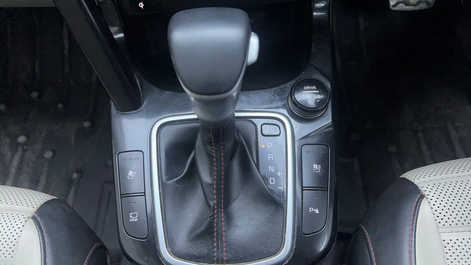 Used 2020 kia Seltos GTX Plus DCT 1.4 Petrol Automatic interior GEAR  KNOB VIEW