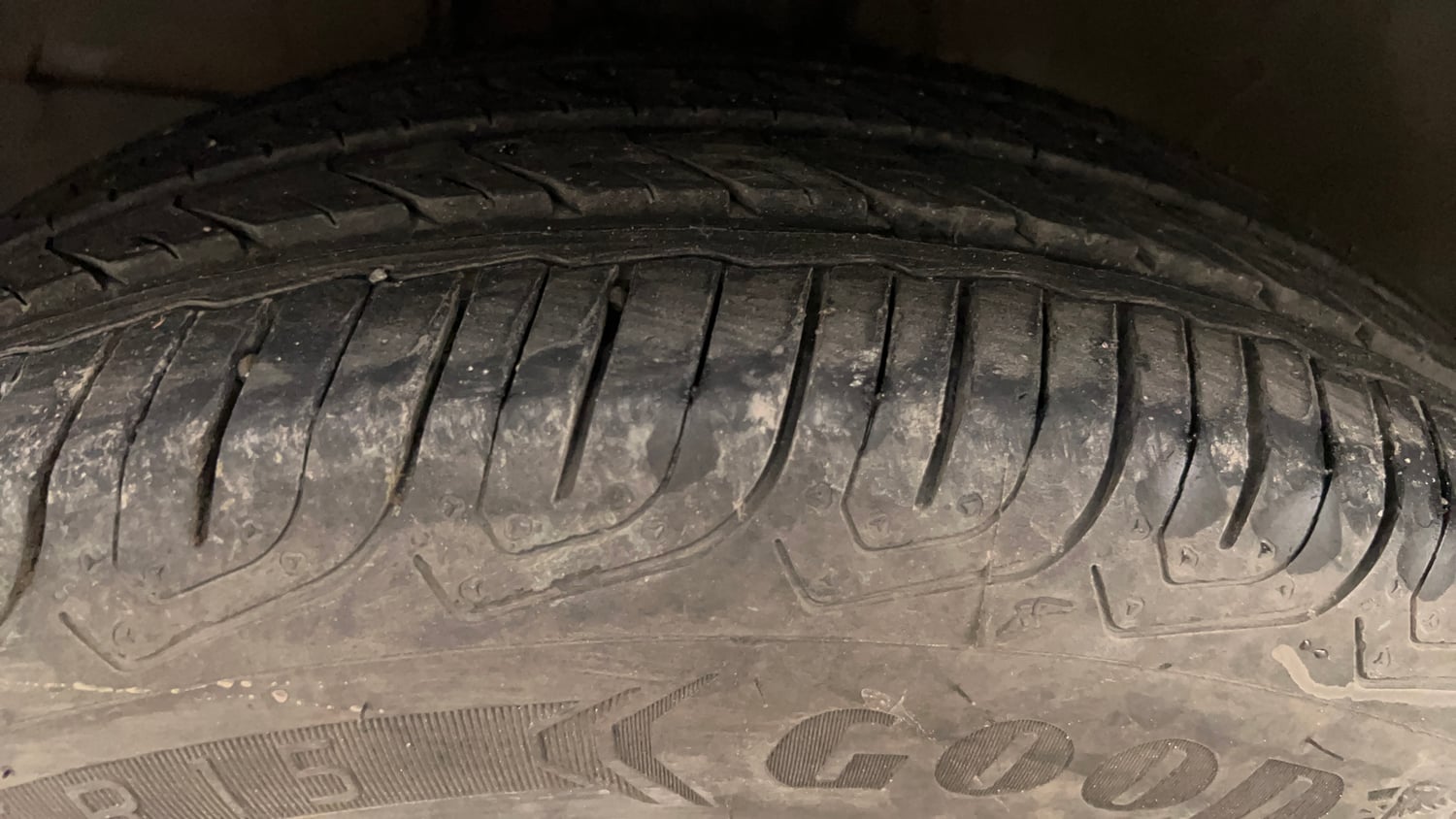 Used 2014 Honda City SV Petrol Manual tyres LEFT FRONT TYRE TREAD VIEW