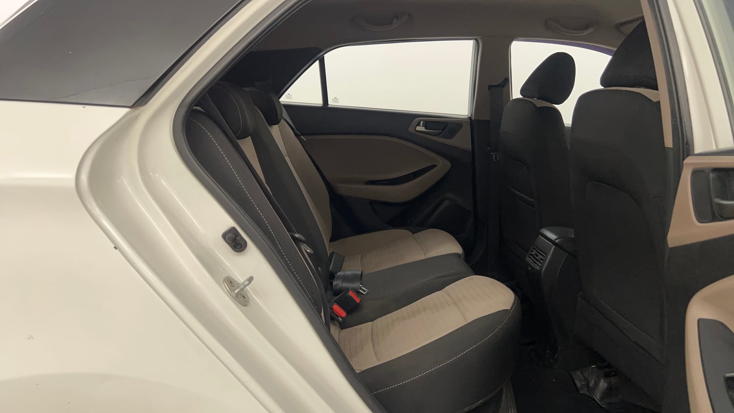 Used 2016 Hyundai Elite i20 Asta 1.2 (O) Petrol Manual interior RIGHT SIDE REAR DOOR CABIN VIEW