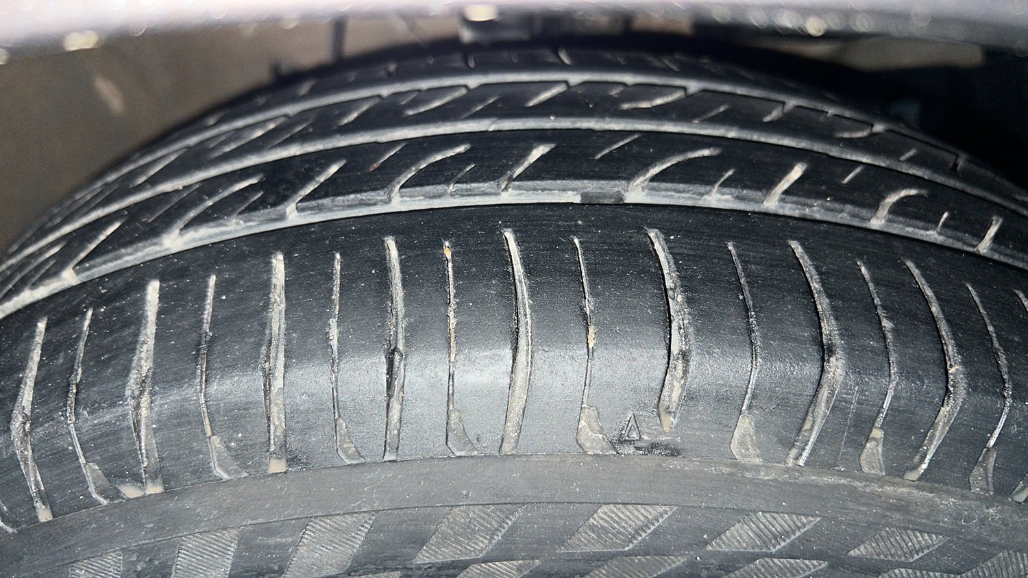 Used 2015 Honda City VX CVT Petrol Automatic tyres RIGHT FRONT TYRE TREAD VIEW