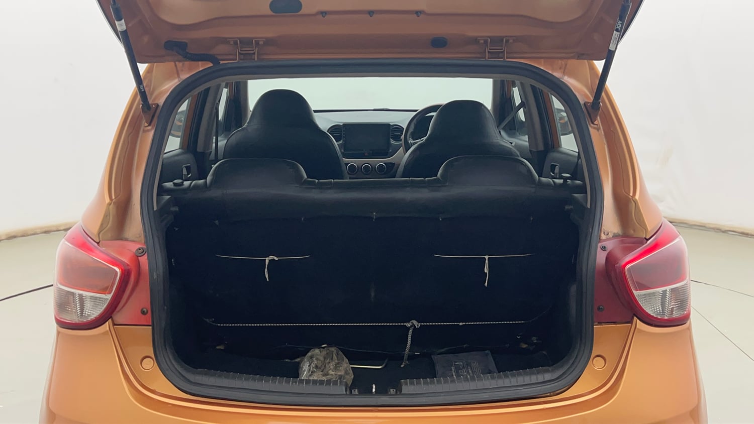 Used 2018 Hyundai Grand i10 Sportz 1.2 Kappa VTVT Petrol Manual interior DICKY INSIDE VIEW