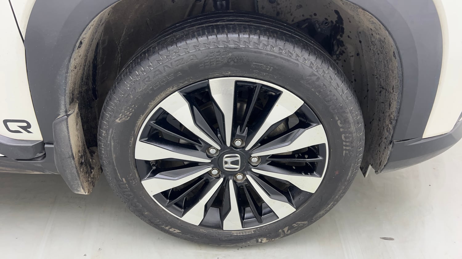 Used 2024 Honda Elevate ZX CVT Petrol Automatic tyres RIGHT FRONT TYRE RIM VIEW