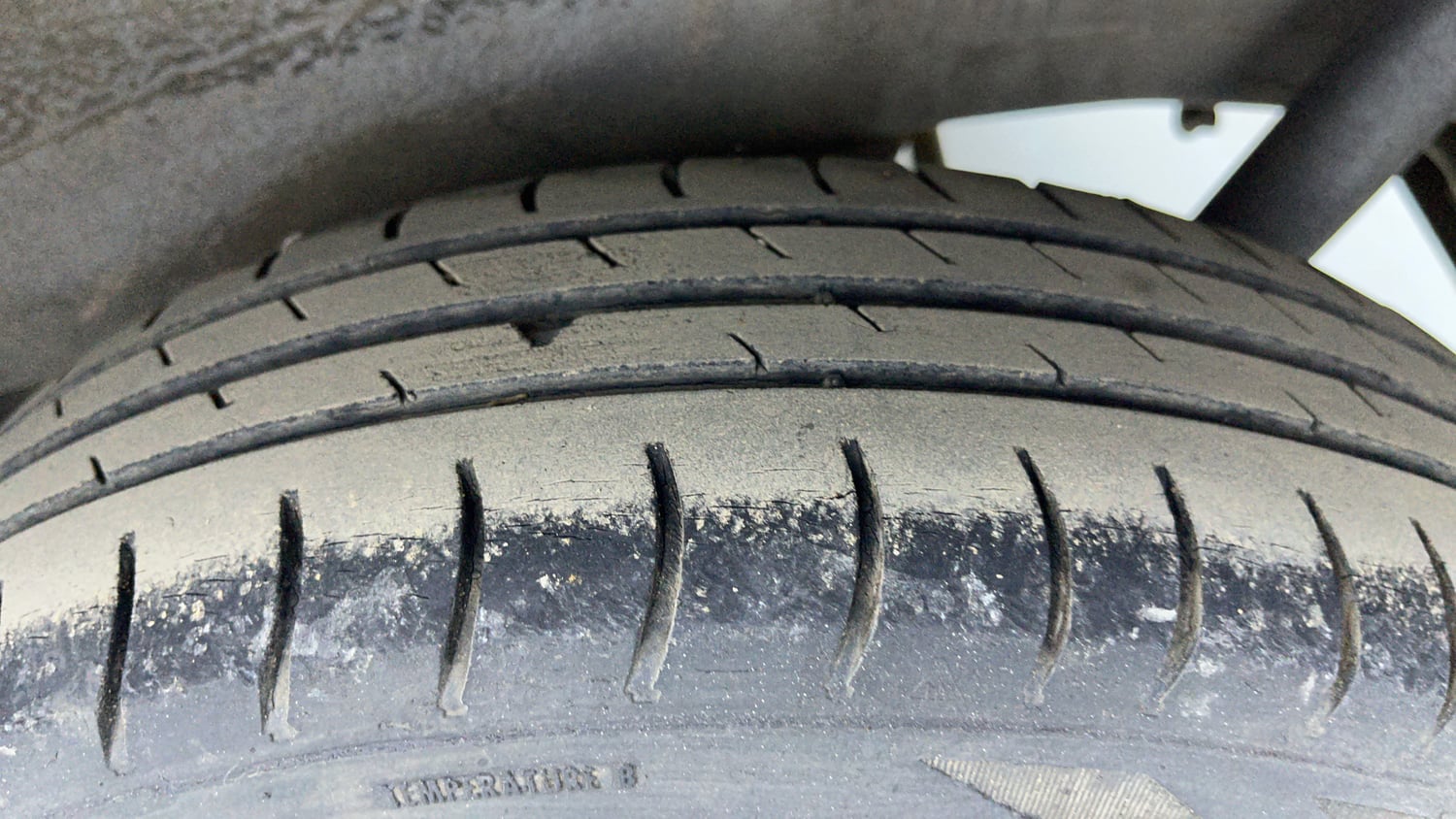 Used 2012 Maruti Suzuki Wagon R 1.0 LXi CNG Cng Manual tyres LEFT REAR TYRE TREAD VIEW