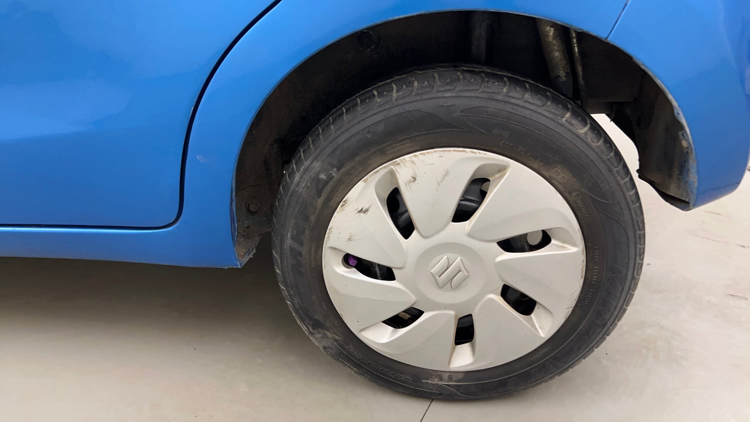 Used 2015 Maruti Suzuki Celerio VXi AMT Petrol Automatic tyres LEFT REAR TYRE RIM VIEW