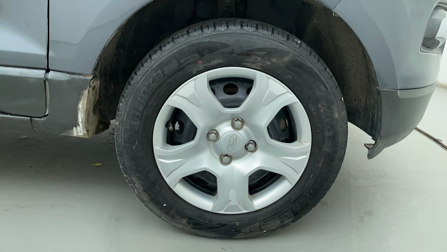 Used 2016 Ford EcoSport Trend 1.5L TDCi Diesel Manual tyres RIGHT FRONT TYRE RIM VIEW
