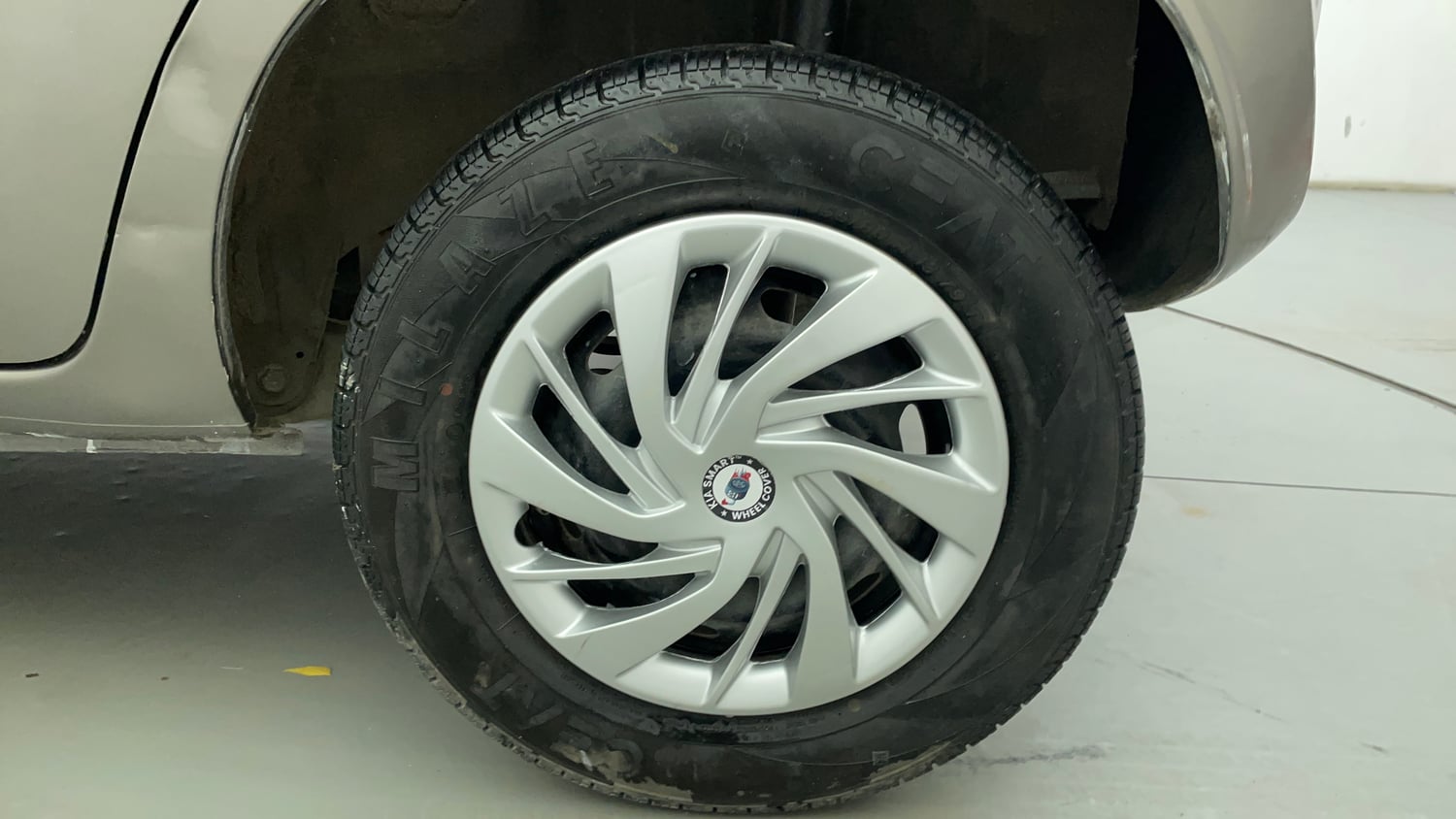 Used 2016 Datsun Redi-GO T (O) Petrol Manual tyres LEFT REAR TYRE RIM VIEW