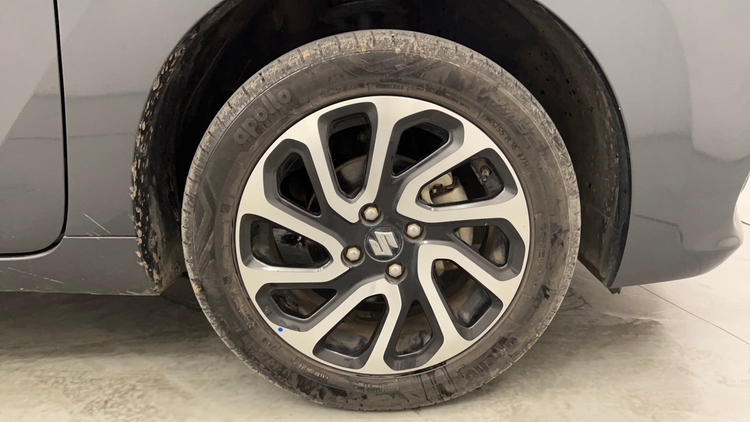 Used 2023 Maruti Suzuki Baleno Alpha AGS Petrol Automatic tyres RIGHT FRONT TYRE RIM VIEW