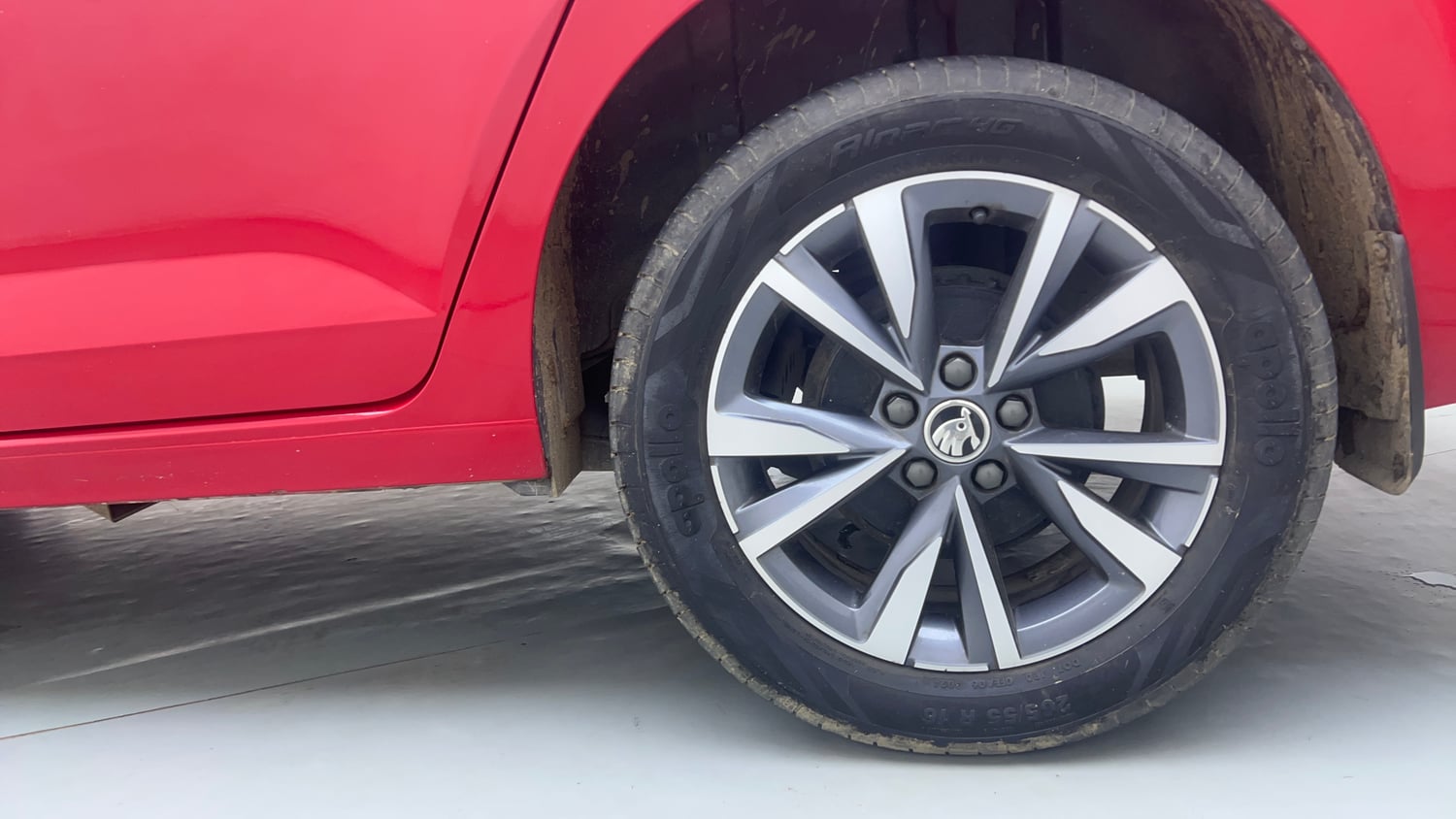 Used 2025 Skoda Slavia Style 1.0L TSI MT Petrol Manual tyres LEFT REAR TYRE RIM VIEW