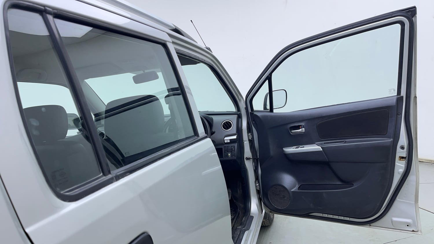 Used 2012 Maruti Suzuki Wagon R 1.0 LXi CNG Cng Manual interior RIGHT FRONT DOOR OPEN VIEW
