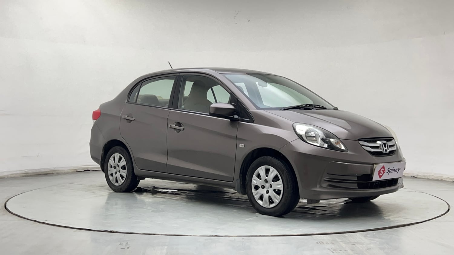 Used 2013 Honda Amaze 1.2 S i-VTEC Petrol Manual exterior RIGHT FRONT CORNER VIEW