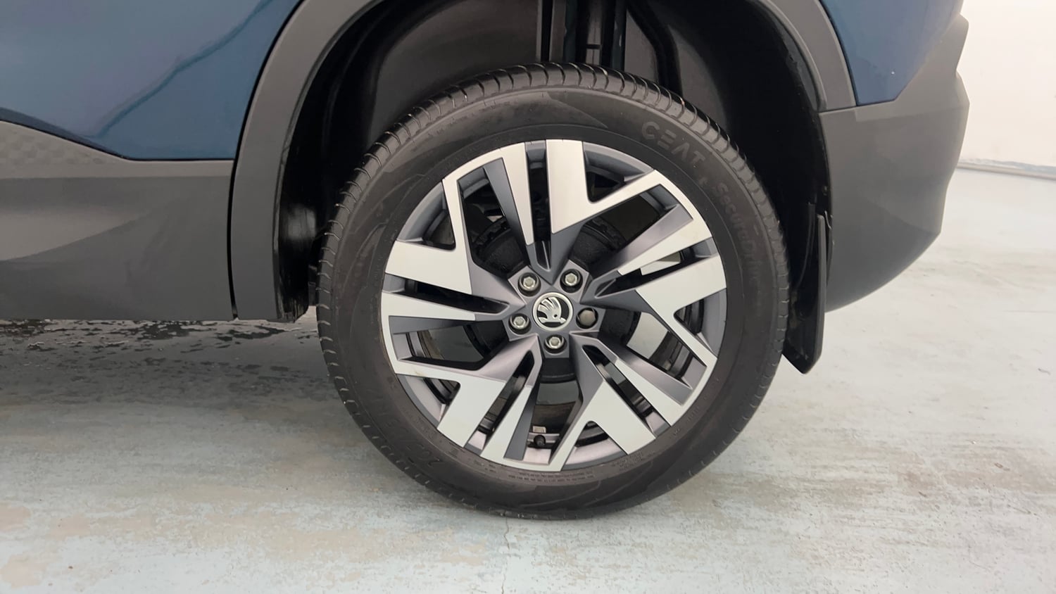 Used 2025 Skoda Kylaq Prestige AT Petrol Automatic tyres LEFT REAR TYRE RIM VIEW