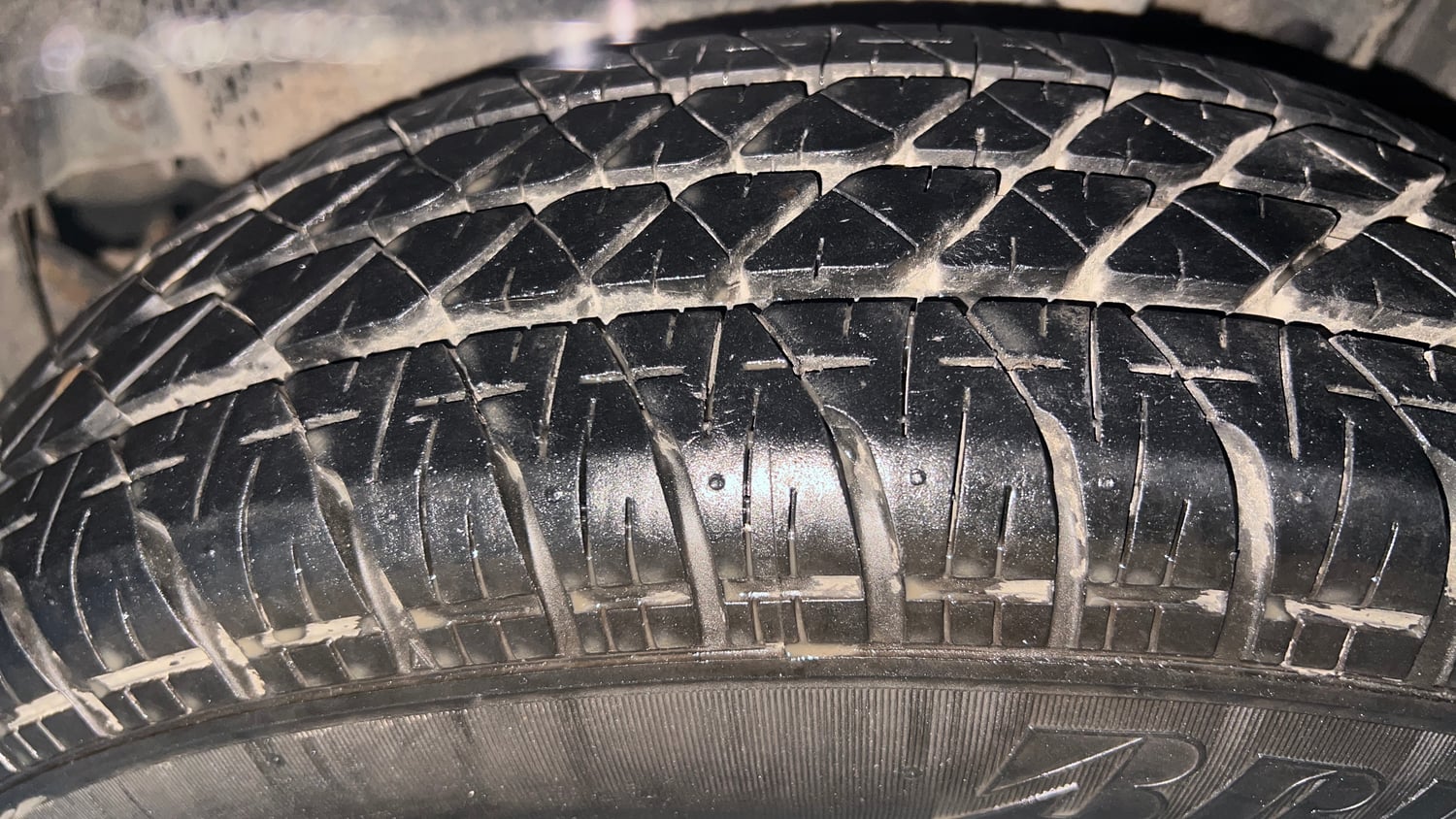 Used 2014 Maruti Suzuki Swift LXi Petrol Manual tyres LEFT REAR TYRE TREAD VIEW