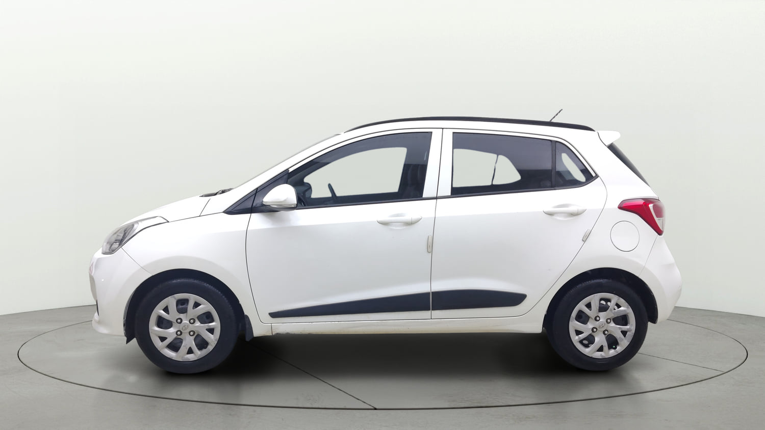 Used 2020 Hyundai Grand i10 Sportz 1.2 Kappa VTVT Petrol Manual exterior LEFT SIDE VIEW