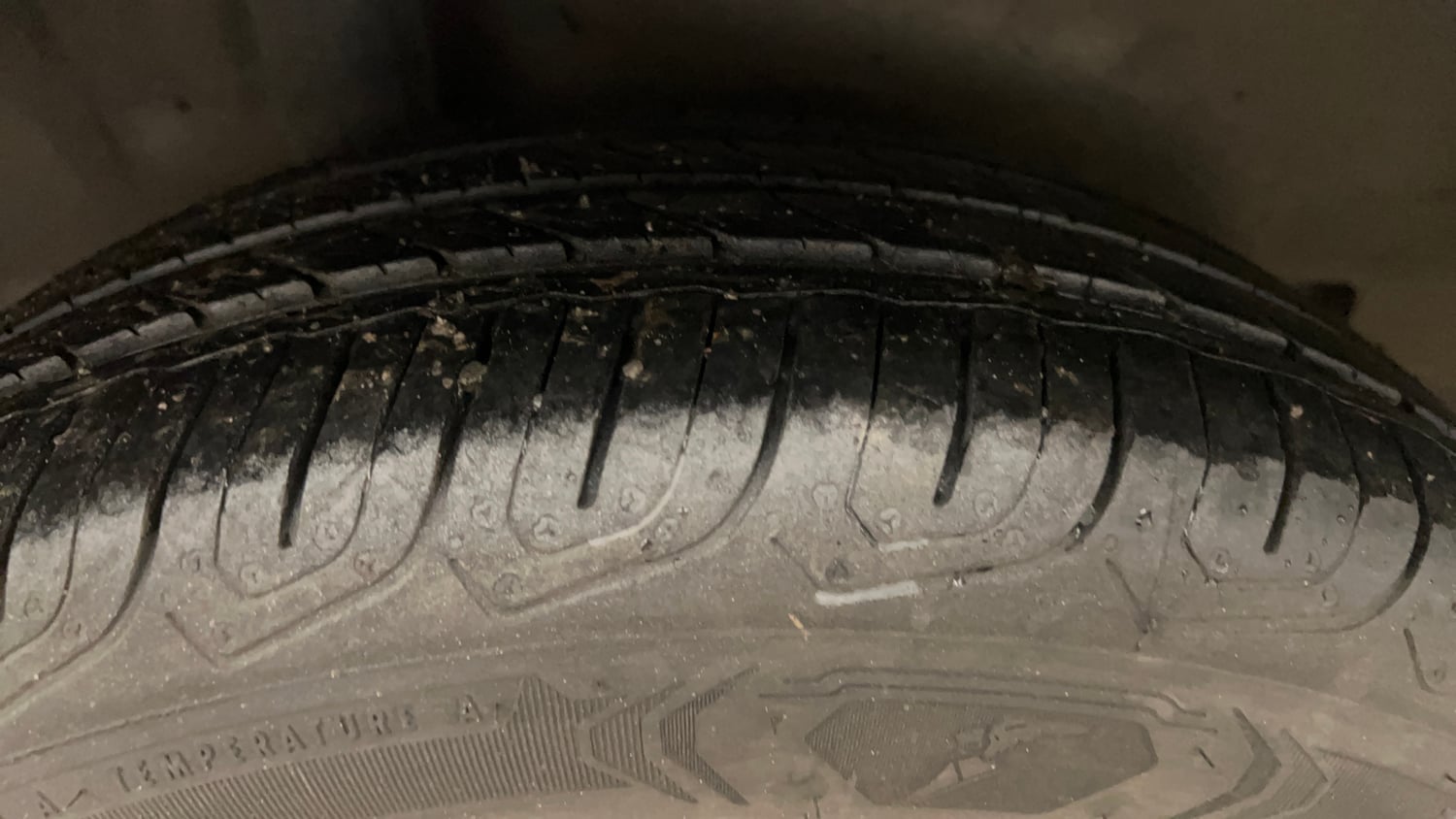 Used 2014 Honda City SV Petrol Manual tyres RIGHT REAR TYRE TREAD VIEW