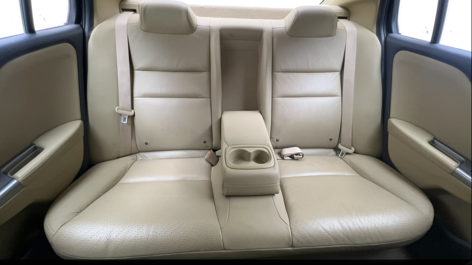 Used 2016 Honda City VX CVT Petrol Automatic interior REAR SEAT CONDITION VIEW