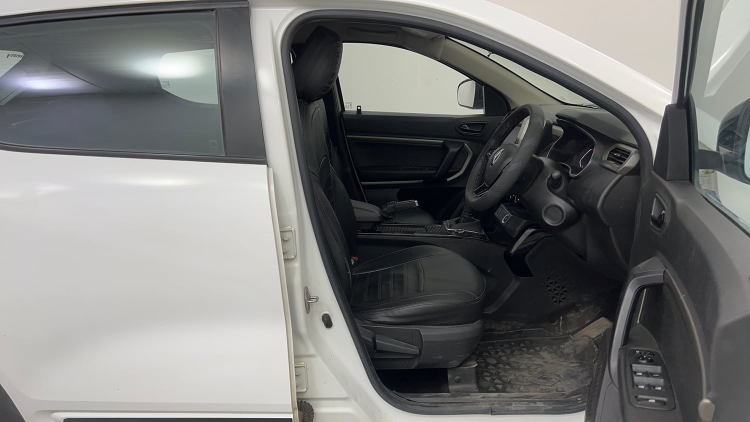 Used 2021 Renault Kiger RXZ AMT Petrol Automatic interior RIGHT SIDE FRONT DOOR CABIN VIEW