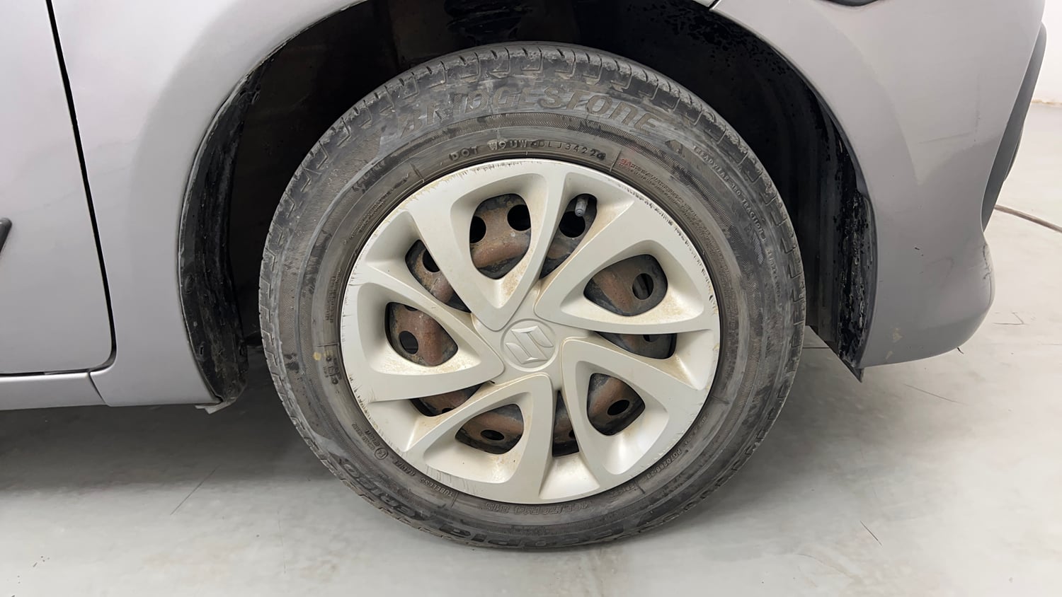 Used 2023 Maruti Suzuki Celerio VXi CNG Cng Manual tyres RIGHT FRONT TYRE RIM VIEW