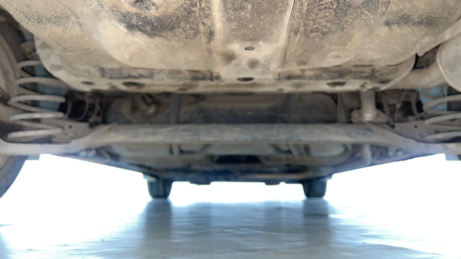 Used 2016 Honda City VX CVT Petrol Automatic extra REAR UNDERBODY VIEW (TAKEN FROM REAR)